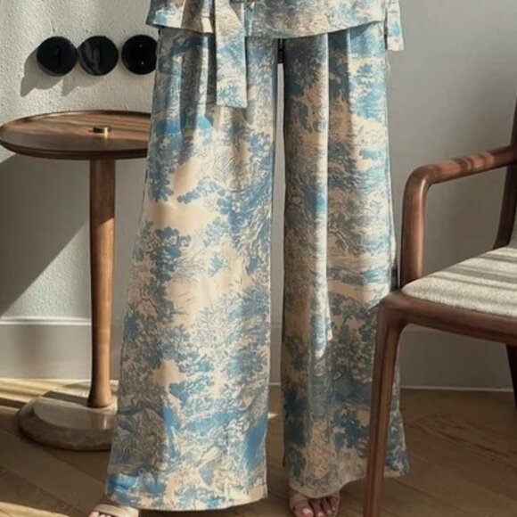 2 PIECE WARM BLUE AND CREAM TOILE PRINT BUTTON DOWN FRONT TROUSERS AND TOP SET - Picture 2 of 5